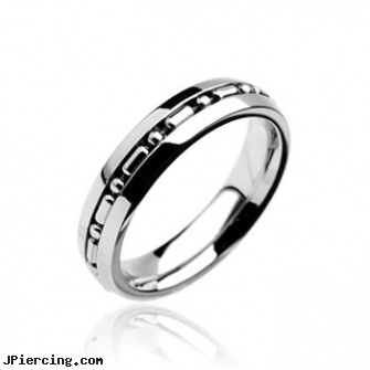 316L Stainless Steel Ring. Small Chain Centered Band, 316l jewelry cards, surgical stainless steel body jewelry, buy stainless steel lip ring, stainless steel nose rings, industrial steel body jewellery