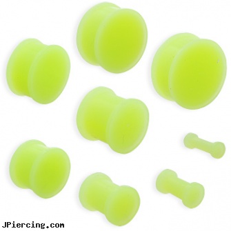 Pair Of Flexible Glow In The Dark Silicone Double Flared Plugs, torn penis piercing repair, flexible tongue rings, flexible belly rings, flexible tongue rings barbells, glow in the dark nose rings